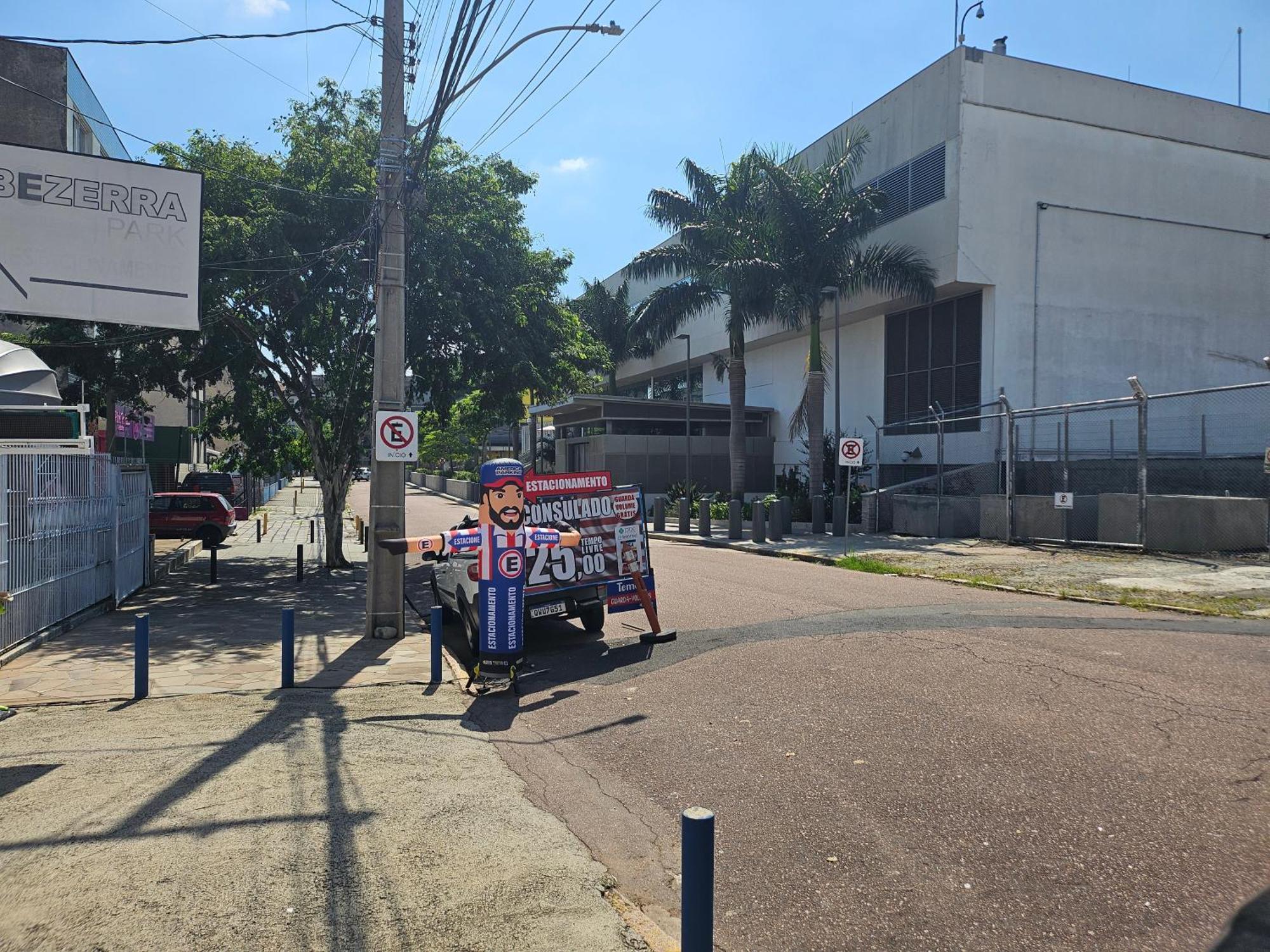 Consulado Americano Apartamento 50 Metros Da Entrada Para Visto Consulado Eua Porto Alegre Com Garagem Exteriér fotografie